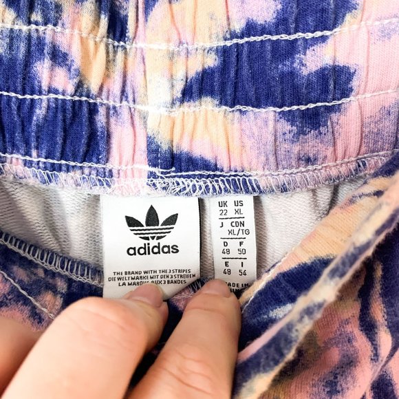 ADIDAS 3 Stripe Shorts Tie Dye XL - Picture 5 of 9